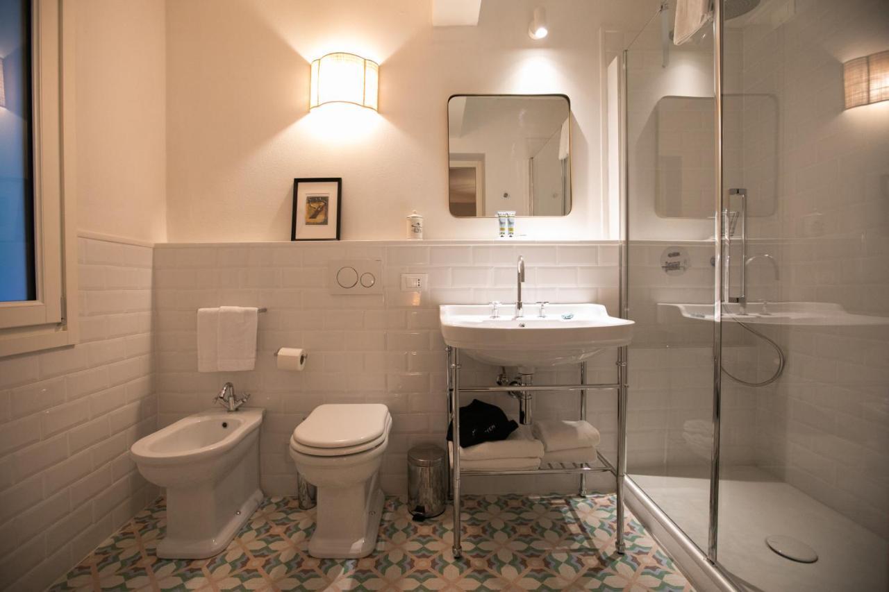Lunaria Suites - Fyodor Dostoyevsky'S House Firenze Esterno foto